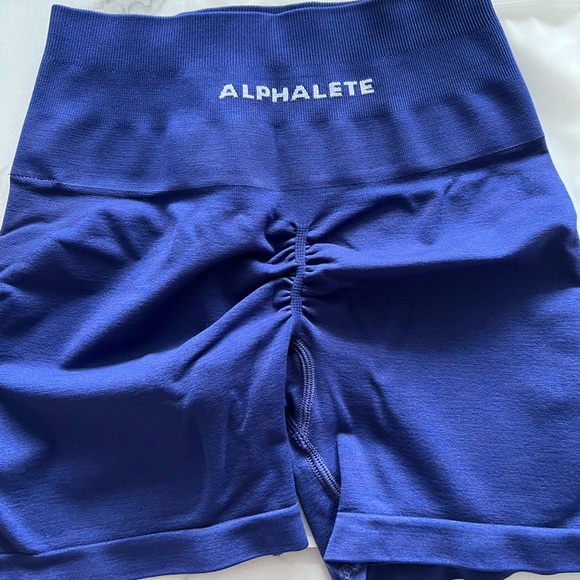 Alphalete amplify shorts - Picture 1 of 4